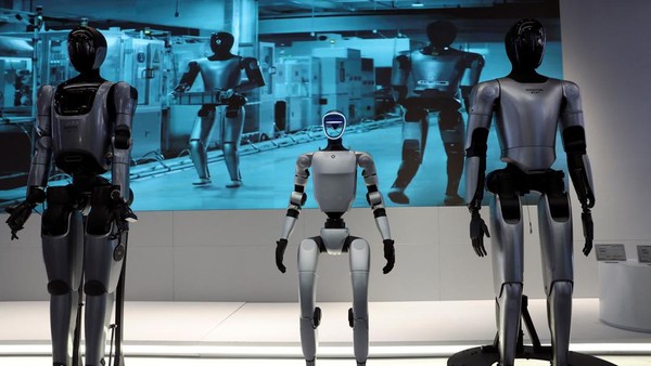 Robot Pelayan Pintar: Mengubah Industri Jasa di Era Digital
